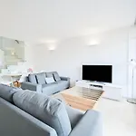 Lovely 3Br Penthouse In Shenkin Area By Holyguest