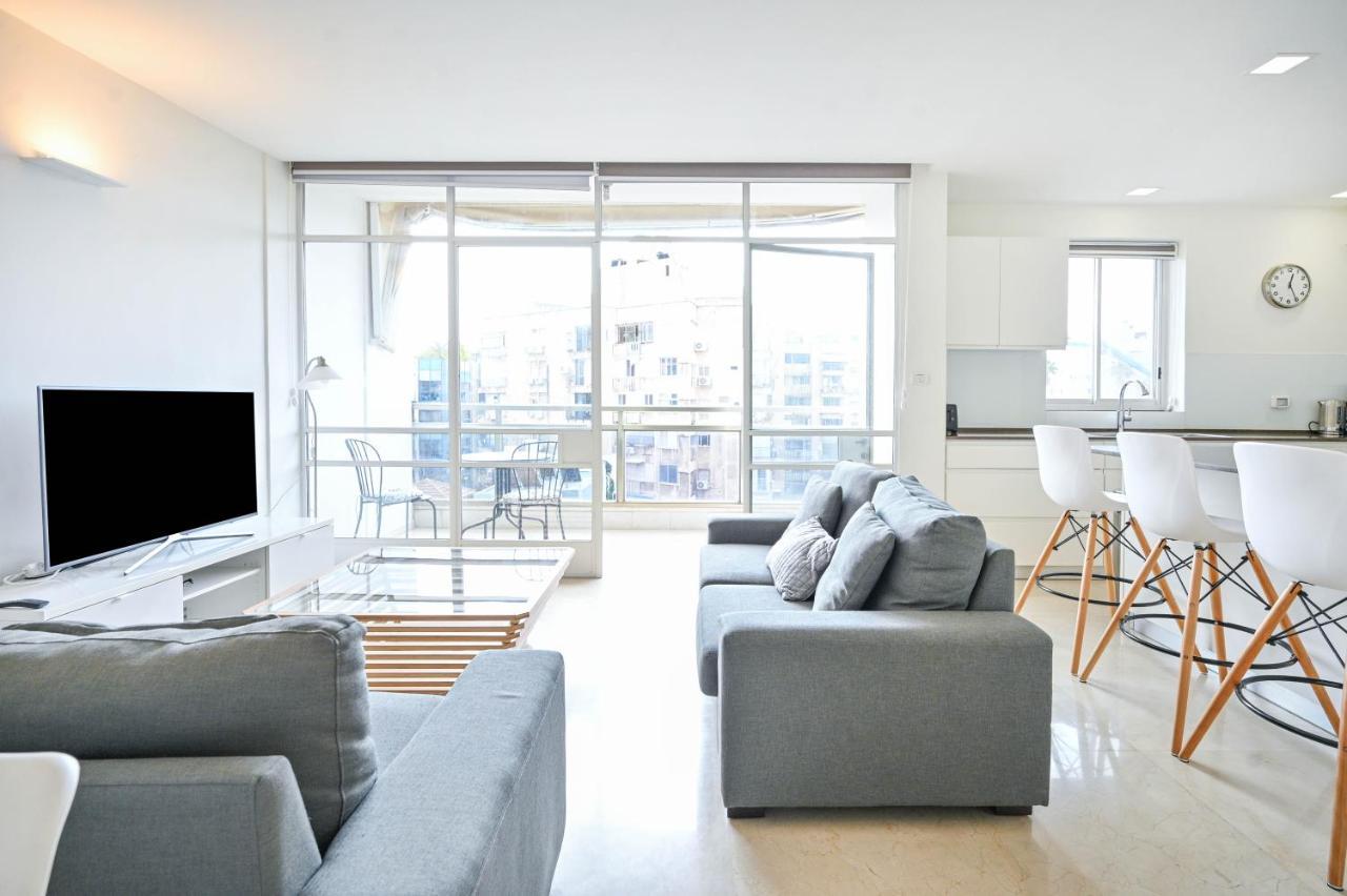 Apartment Lovely 3br Penthouse In Shenkin Area By Holyguest