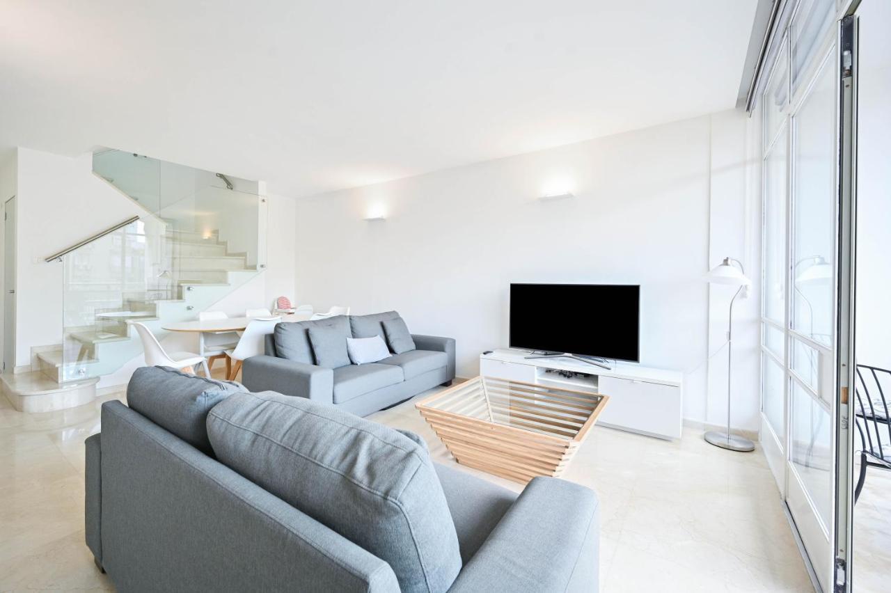 Apartment Lovely 3br Penthouse In Shenkin Area By Holyguest