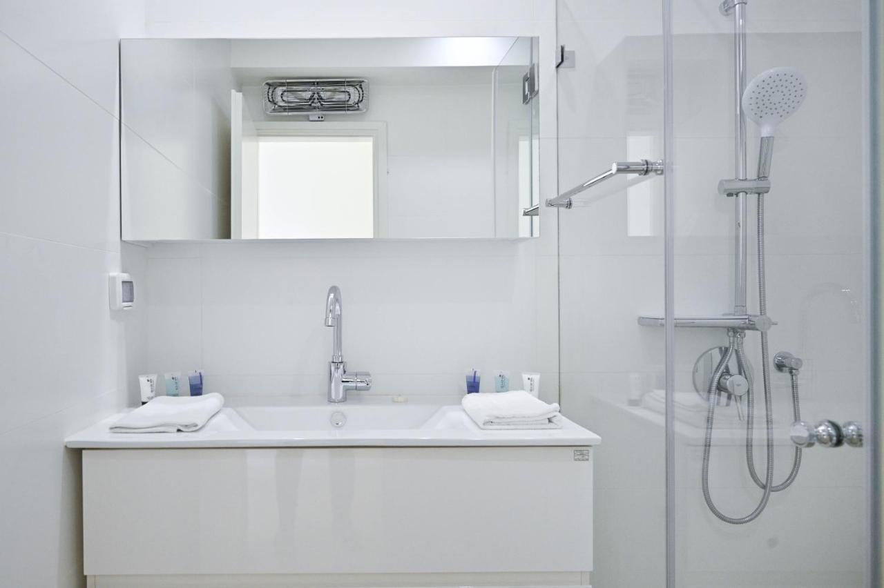 Apartment Lovely 3br Penthouse In Shenkin Area By Holyguest *